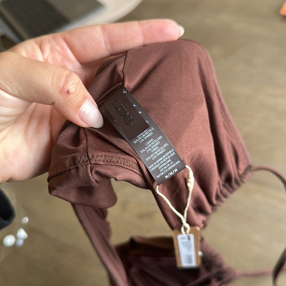 SKIMS Recycled Swim Cut Out Ruched Halter Triangle Top in M COCOA NWT - Picture 8 of 8